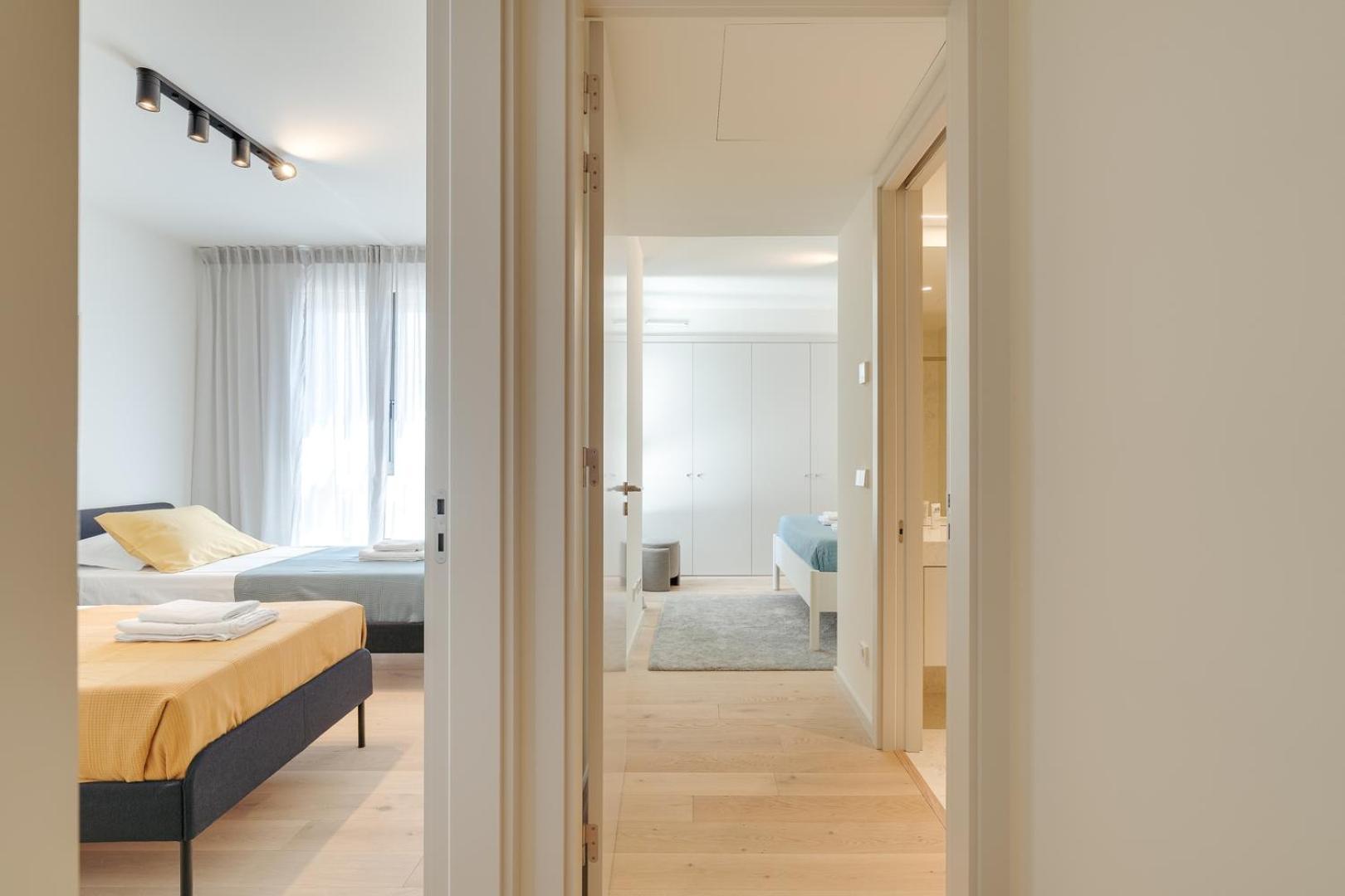 Hostwise - Premium Flat W/ Balcony & Pool Apartment