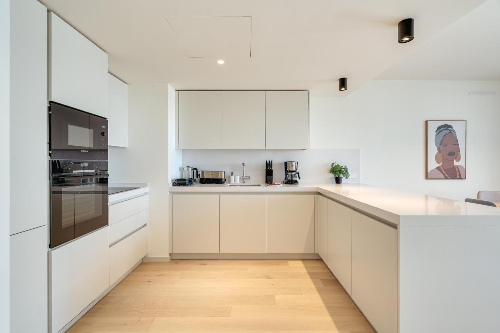 Hostwise - Premium Flat W/ Balcony & Pool Apartment Lisbon