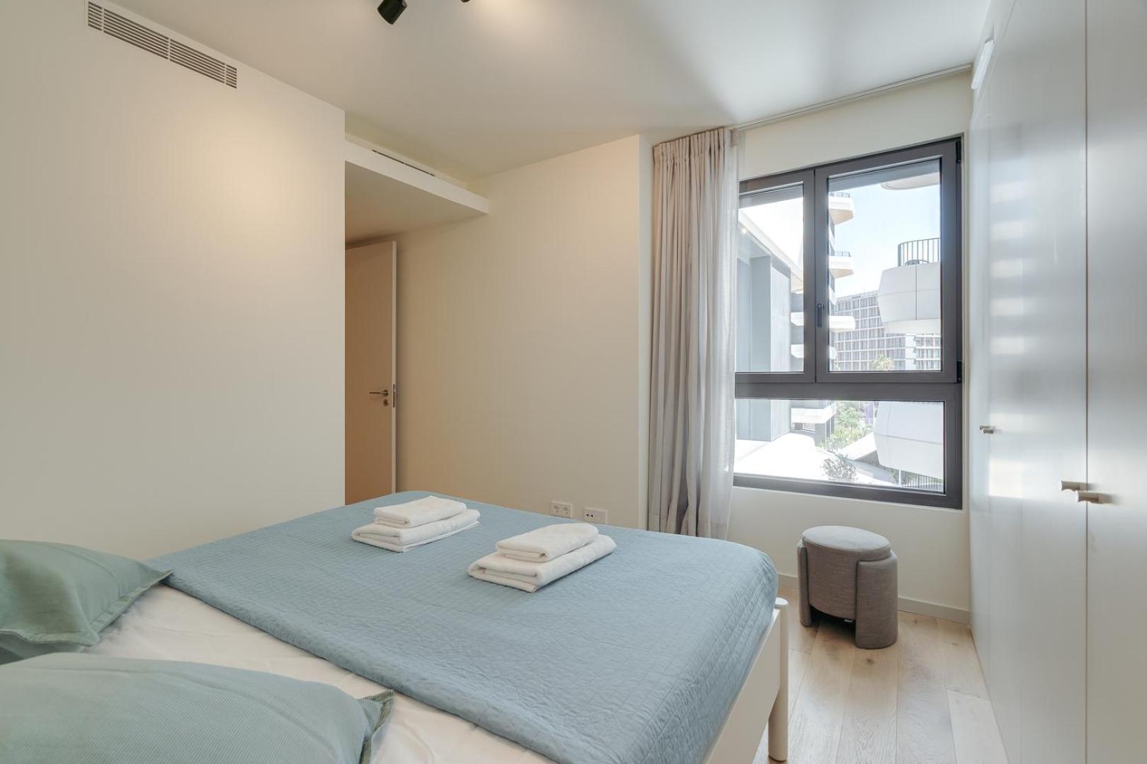 Hostwise - Premium Flat W/ Balcony & Pool Lisbon