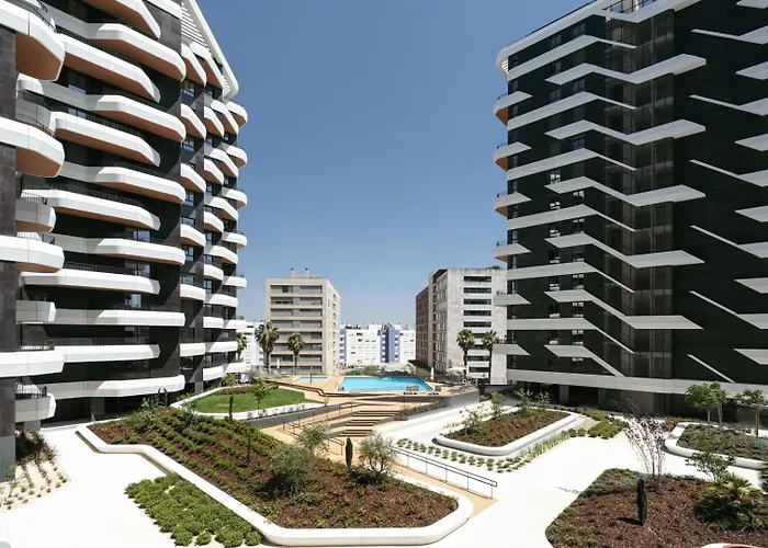 Hostwise - Premium Flat W/ Balcony & Pool