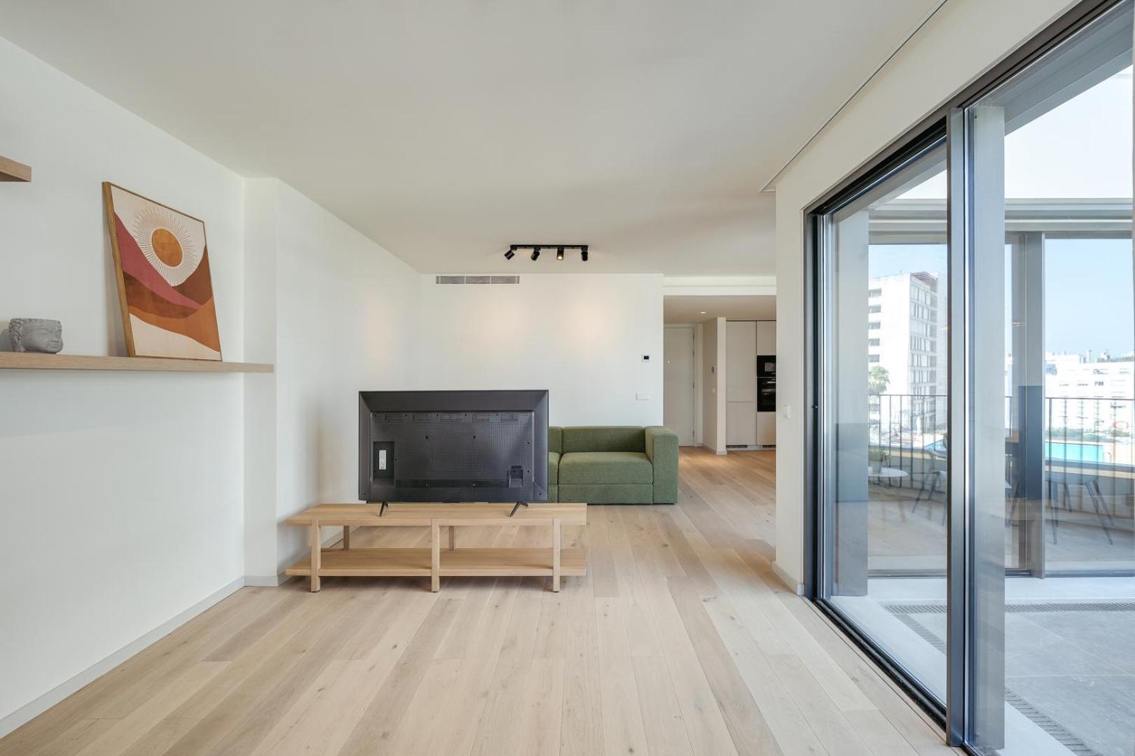 Hostwise - Premium Flat W/ Balcony & Pool * Lisbon