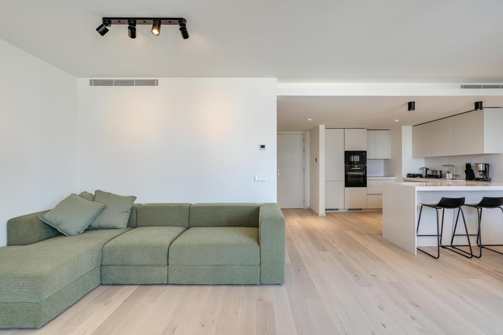 Hostwise - Premium Flat W/ Balcony & Pool Apartment