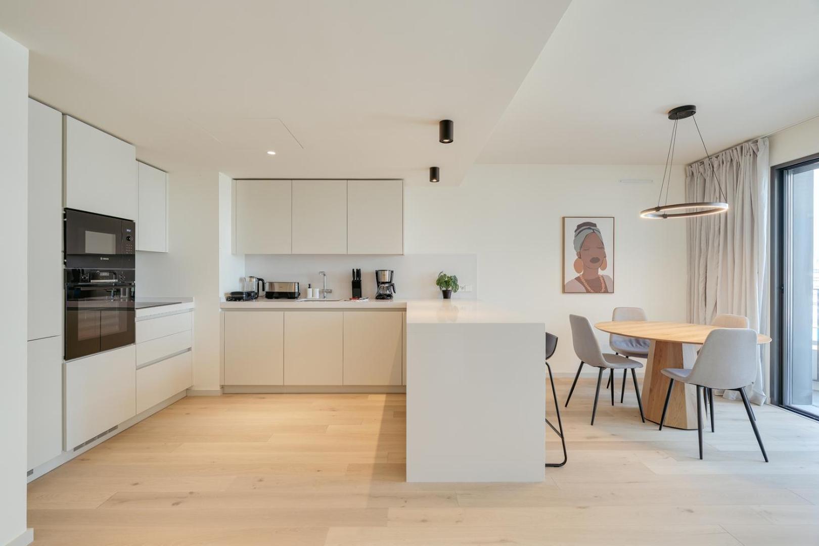 Hostwise - Premium Flat W/ Balcony & Pool