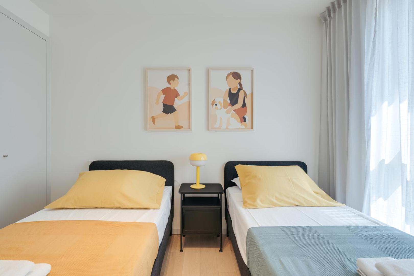 Hostwise - Premium Flat W/ Balcony & Pool Apartment Lisbon