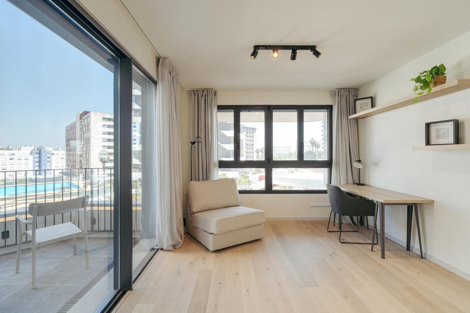 Apartment Hostwise - Premium Flat W/ Balcony & Pool *
