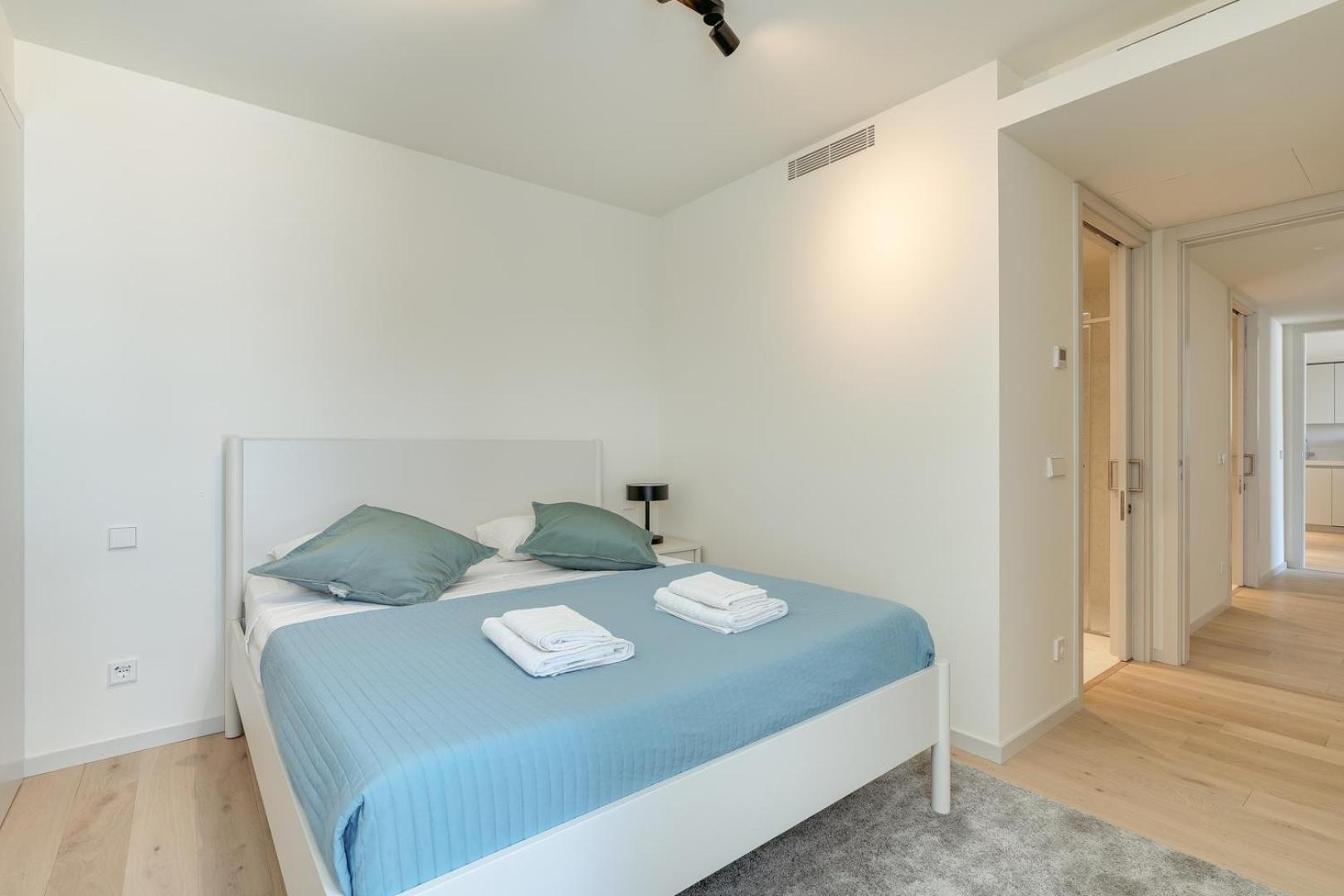 Hostwise - Premium Flat W/ Balcony & Pool Apartment Lisbon